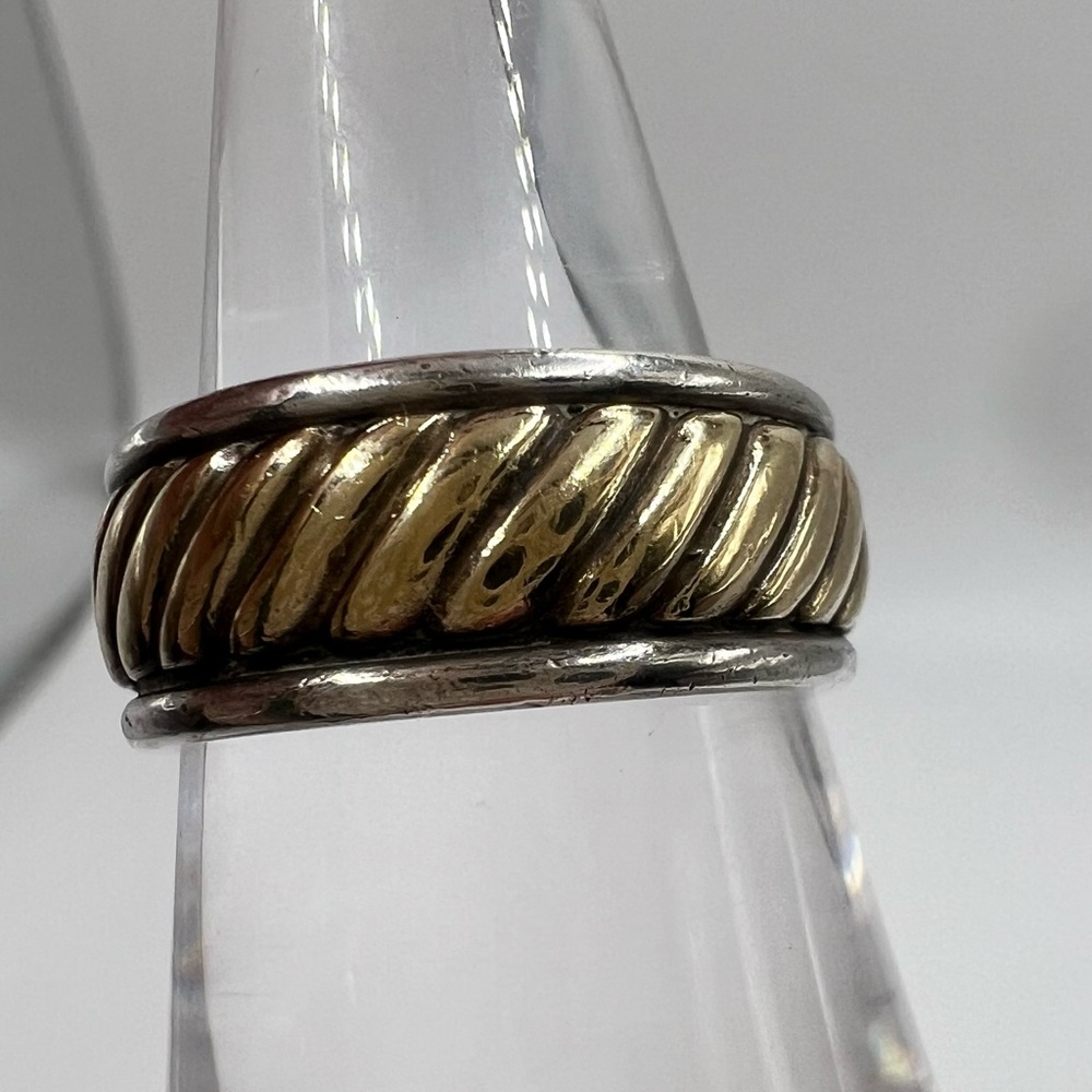 RETIRED James Avery fluted ring with 14k gold. Size 6. - Picture 2 of 9
